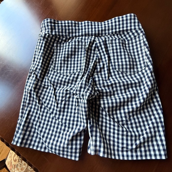 J.McLaughlin Navy/white shorts . EUC Size 8. 
15” waist 9” inseam. Back pockets - Picture 8 of 10
